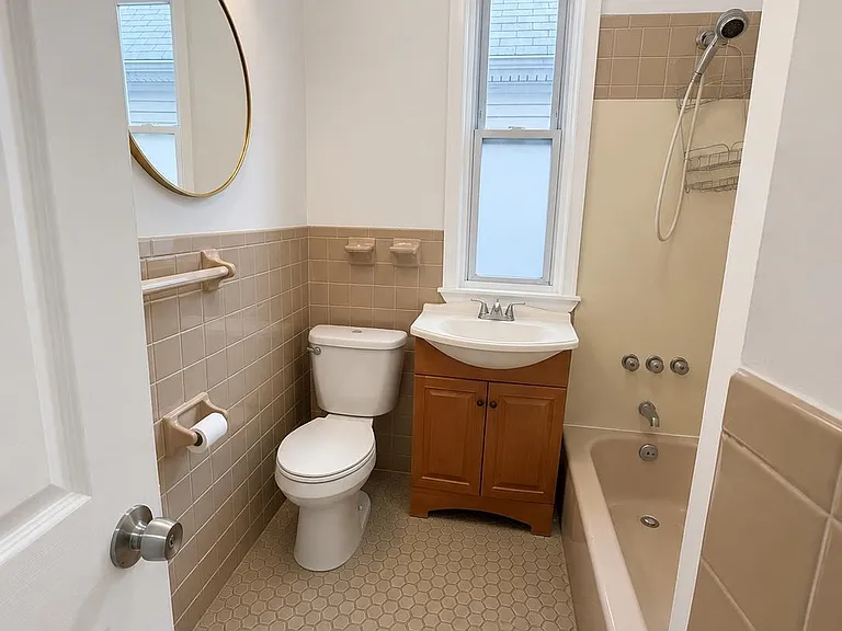 162 W 32nd St #3 — Photo 10