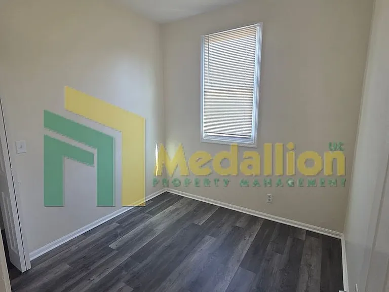 8725 S Constance Ave — Photo 13