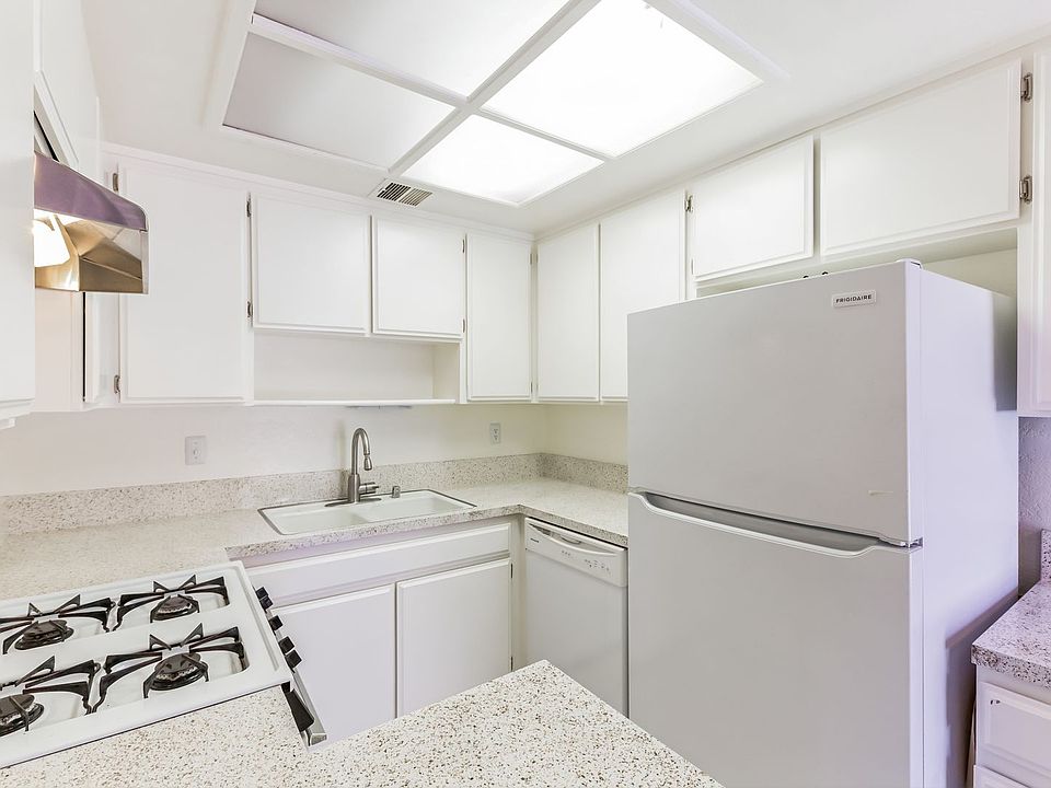 1st image of 45950 Ocotillo Dr APT 4
