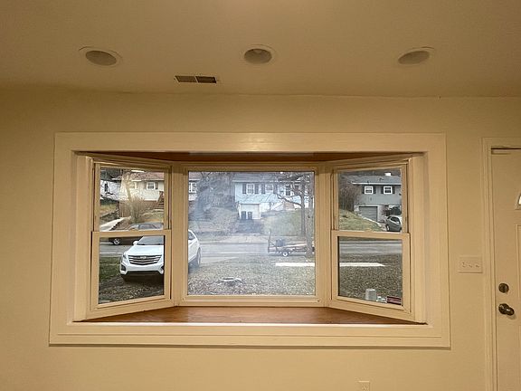 4th image of 1723 Monterey Ct