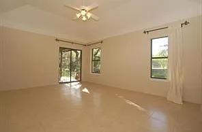 211 Thomas Oaks Dr — Photo 4