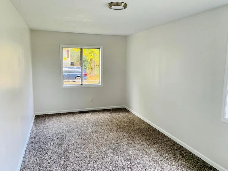 822 Belleaire Ave — Photo 2