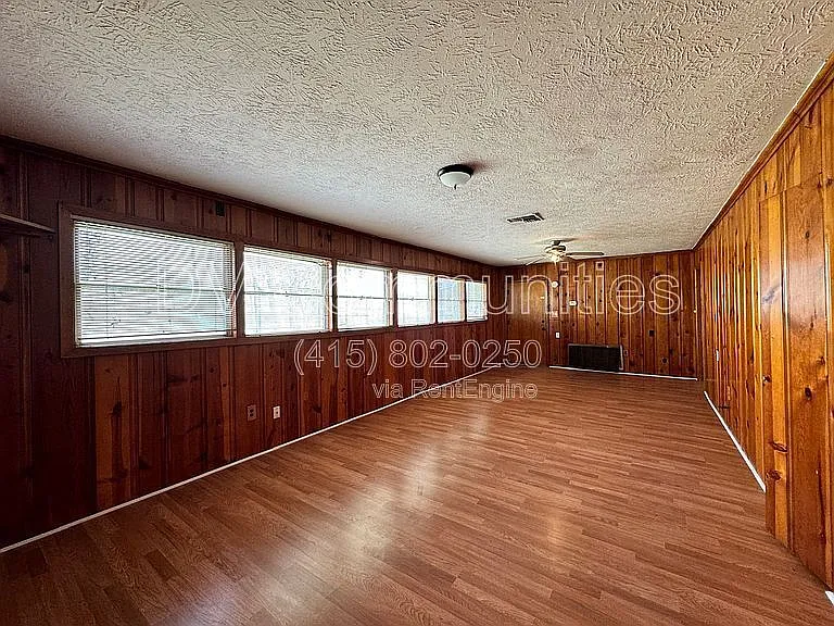3 bed, 2.0 bath, 1978 sqft, $1,675 — Photo 3