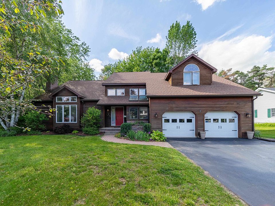 1st image of 34 Woods Dr