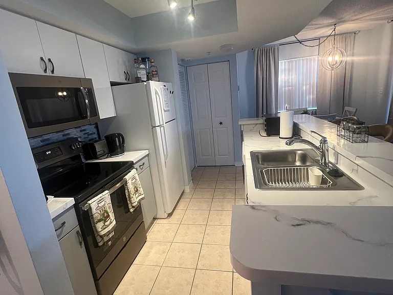 8960 Colonnades Ct E #938 — Photo 8