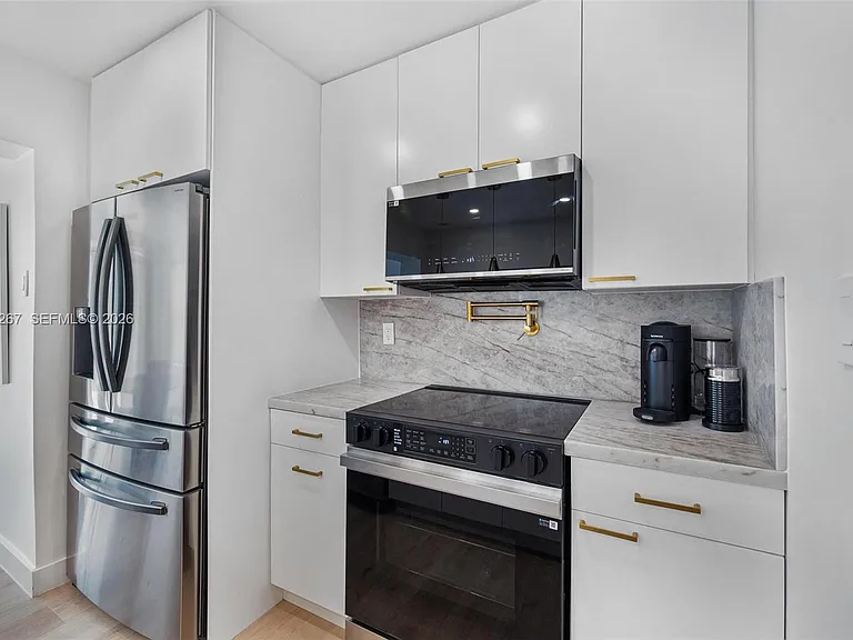 12325 NE 11th Pl — Photo 9