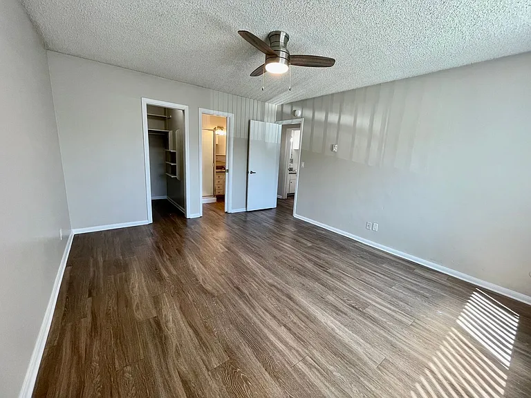 4485 Kansas St — Photo 14