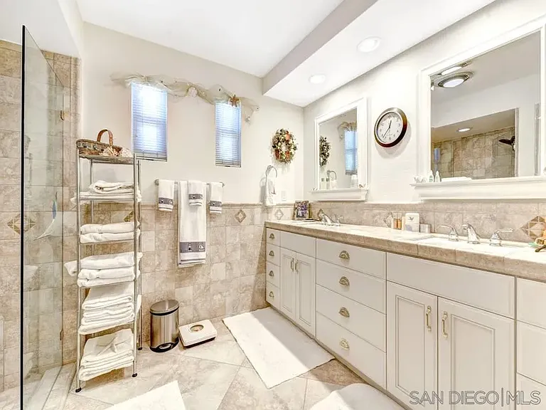 45 Antigua Ct — Photo 16