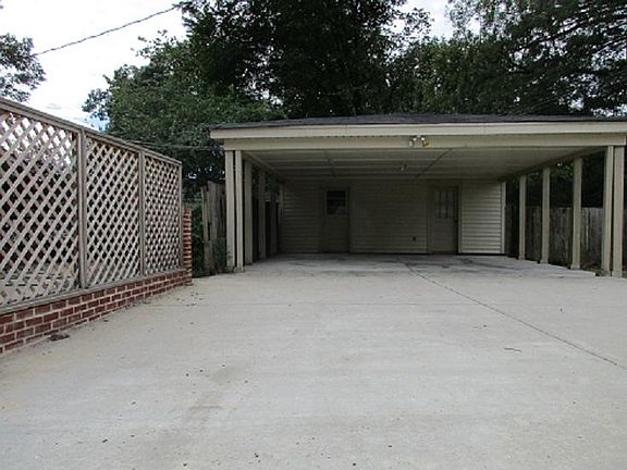 Double carport for covered parking