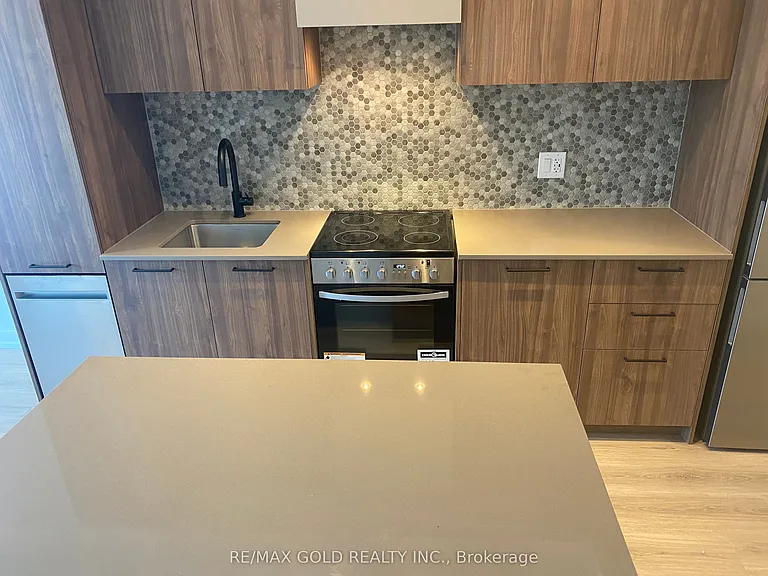 10 Lagerfeld Dr #301 — Photo 43