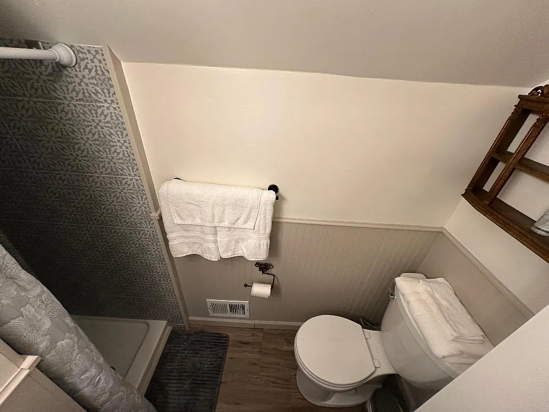 207 Bobby Gerald Parkway - B — Photo 4