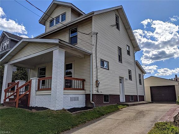 5th image of 217 Superior St