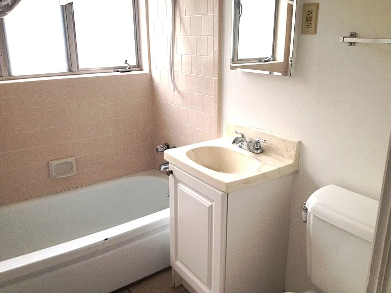 2231 Riviera St — Photo 25
