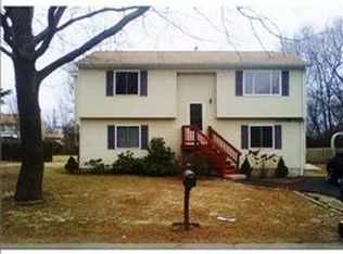 22 Sweet St, Warwick, RI 02889