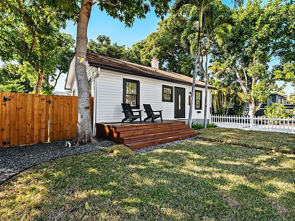 2nd image of 713 NE 17th Road