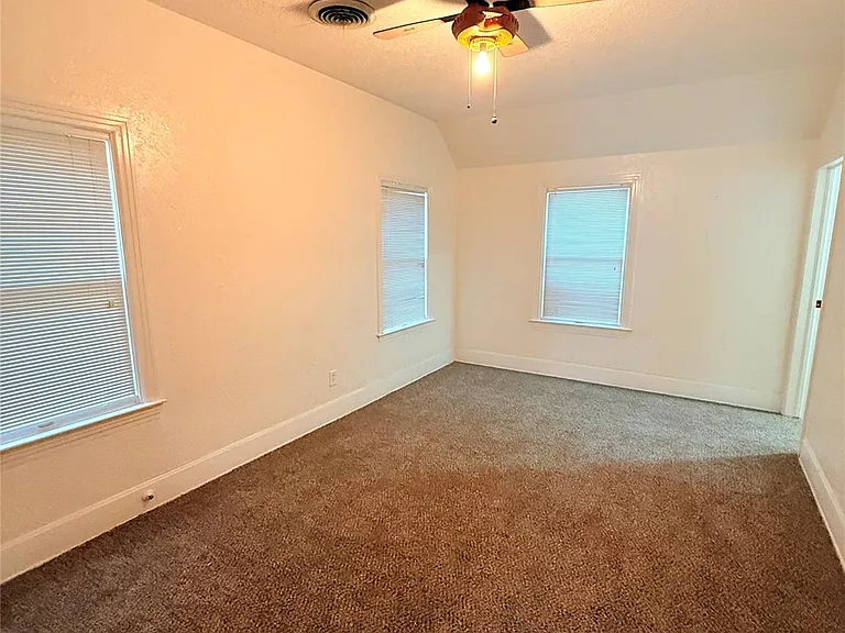 3417 Wisconsin St #B — Photo 10