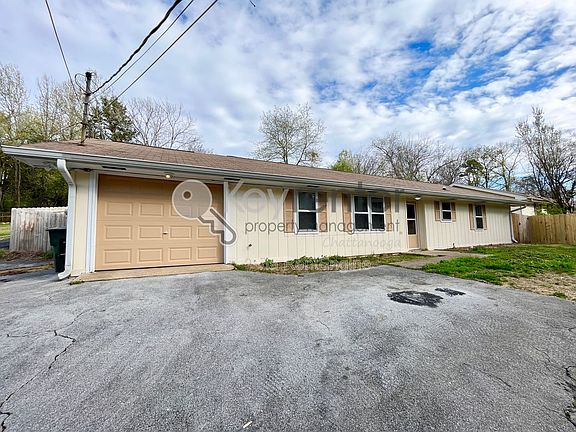 2nd image of 801 Ely Rd