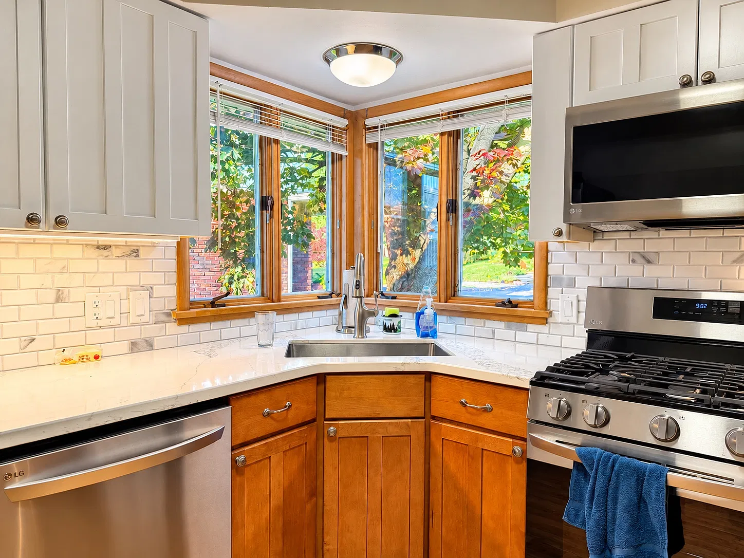 3 bed, 1352 sqft, $2,100 — Photo 3