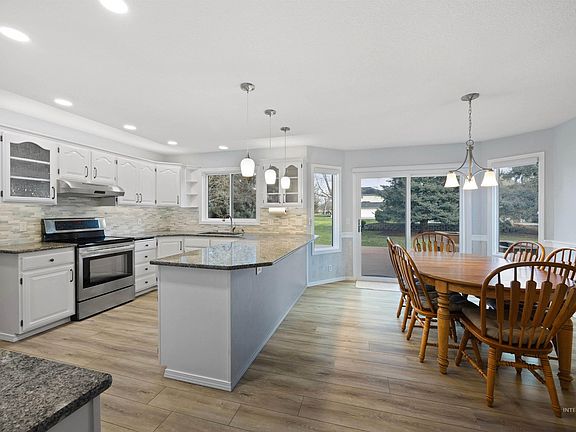 3rd image of 5312 N Hickory Tree Way