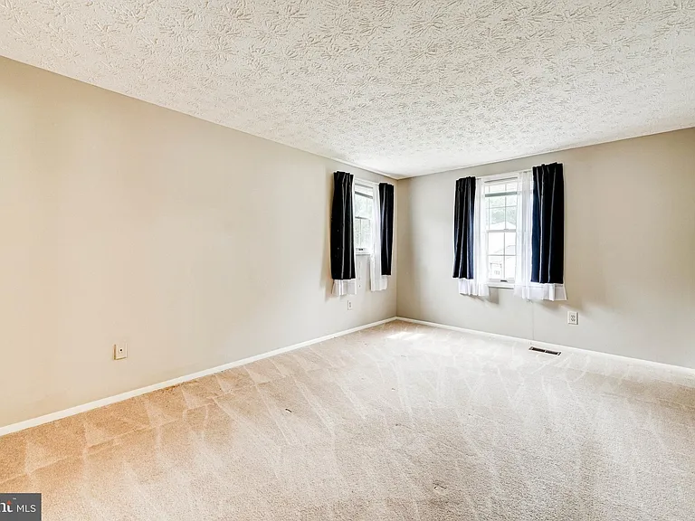 3381 Monarch Ln — Photo 28