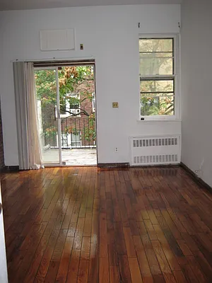 Rented by Magnone Real Estate | media 19