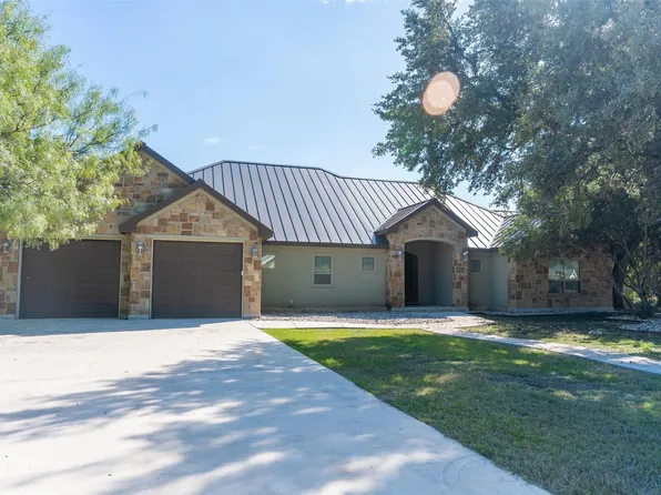 72 Stepping Stone Ln, Concan, TX 78838