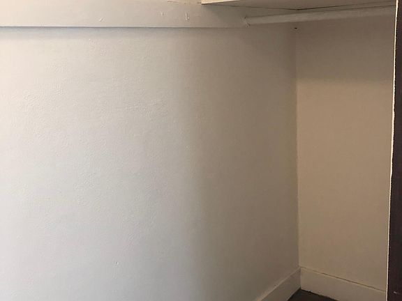 5th image of 226 Saint Helens Ave #305