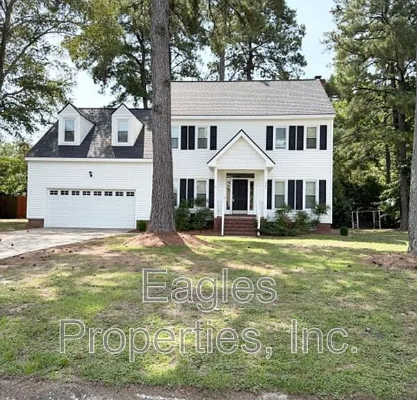 242 N Marion Dr — Photo 1