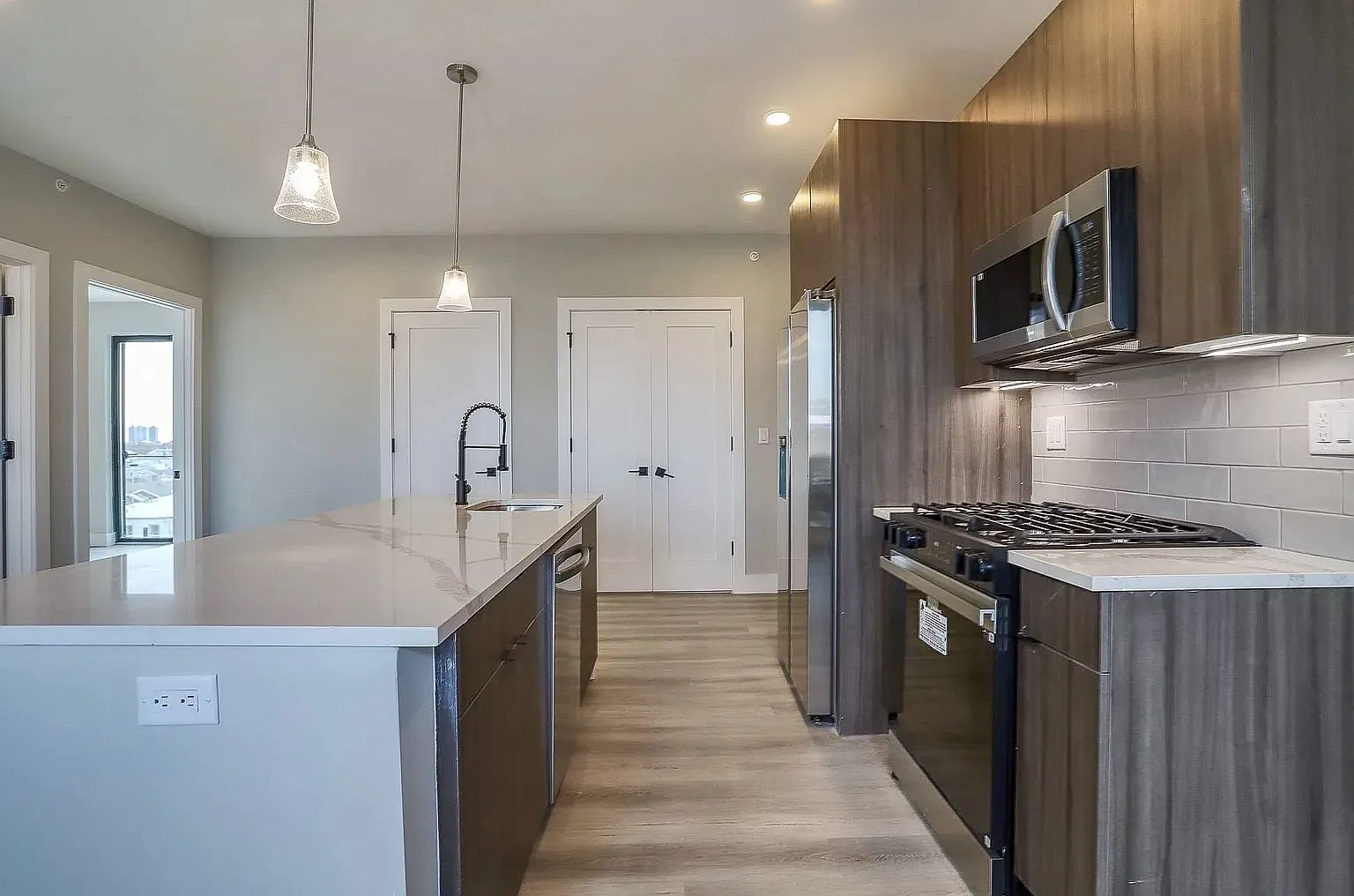 3 bed, $1,175 — Photo 2