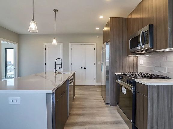 4th image of 337 Central Ave #2