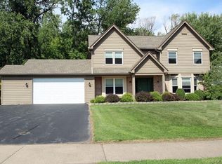 552 Montvale Ln, Rochester, NY 14626