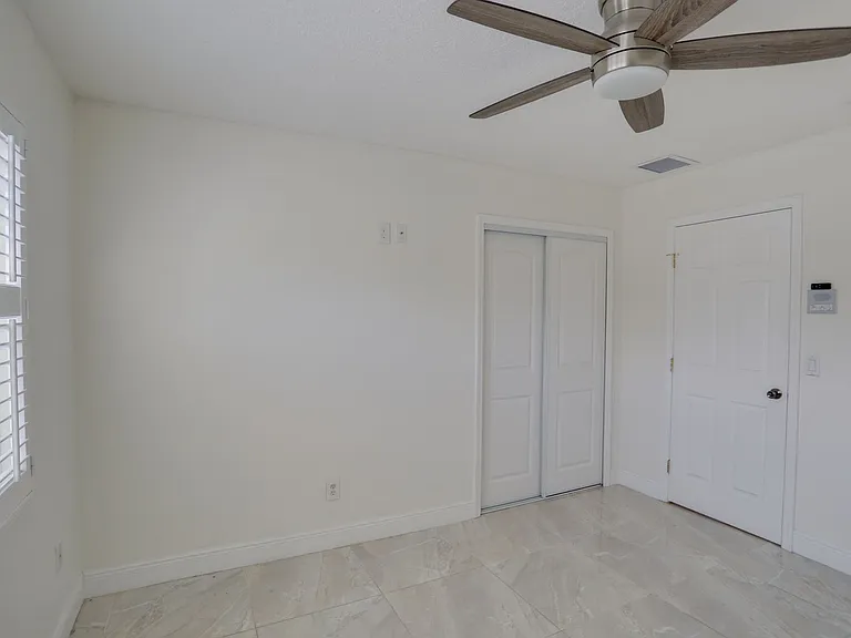 633 Spring Oaks Blvd — Photo 18