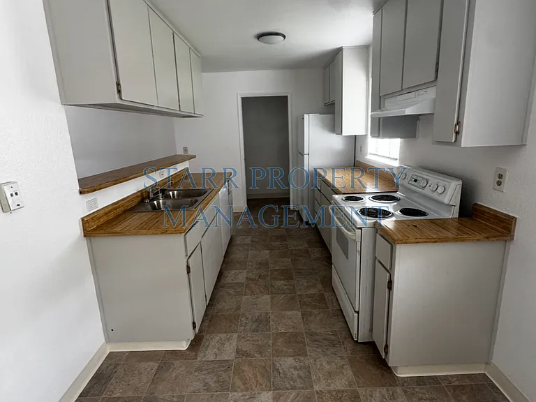161-163-165 Adobe Ct — Photo 4