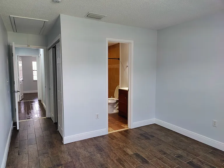 7110 Barclay Ave #C — Photo 6