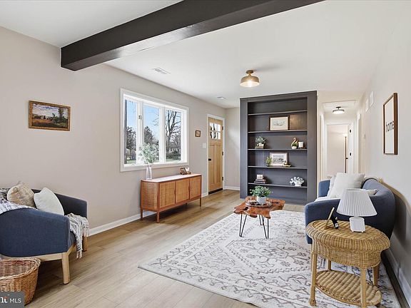 2nd image of 2472 Leaman Rd