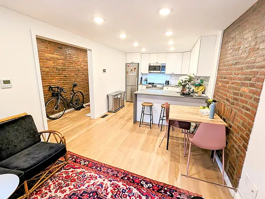 Rented by Highline Residential | media 17