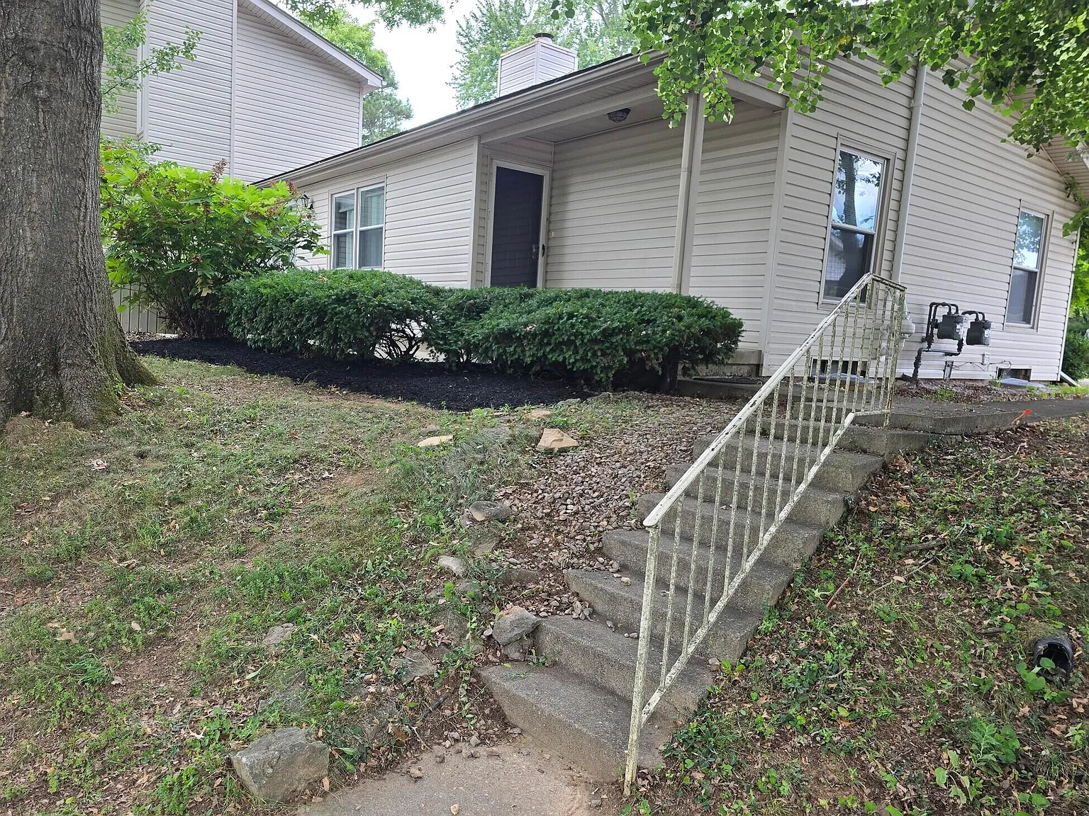 3 bed, 2.5 bath, 1908 sqft, $2,800 — Photo 1