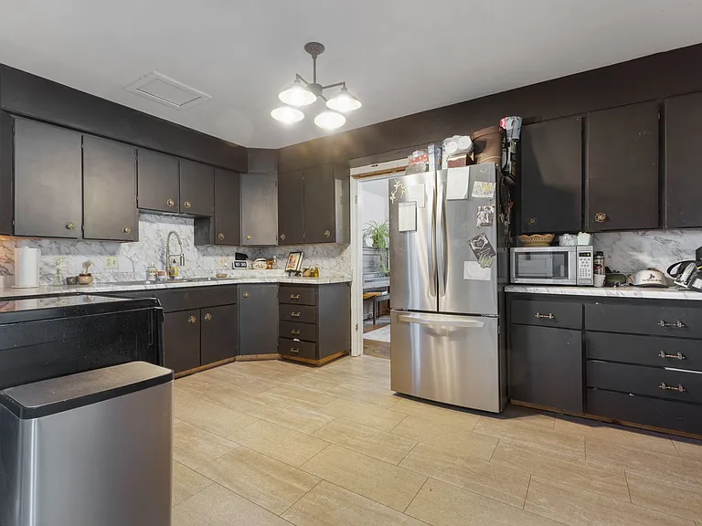 721 N Water Ave — Photo 21