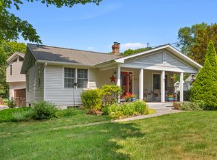 122 Sill Ln, Old Lyme, CT 06371
