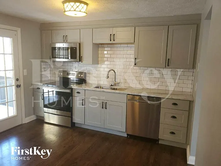 4207 Edinburgh Dr — Photo 5
