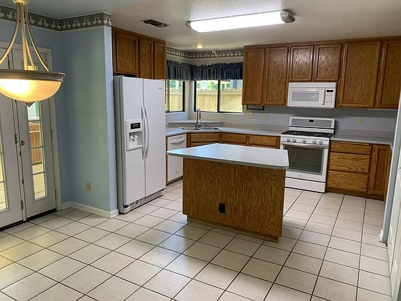 3rd image of 3250 Driftstone Dr