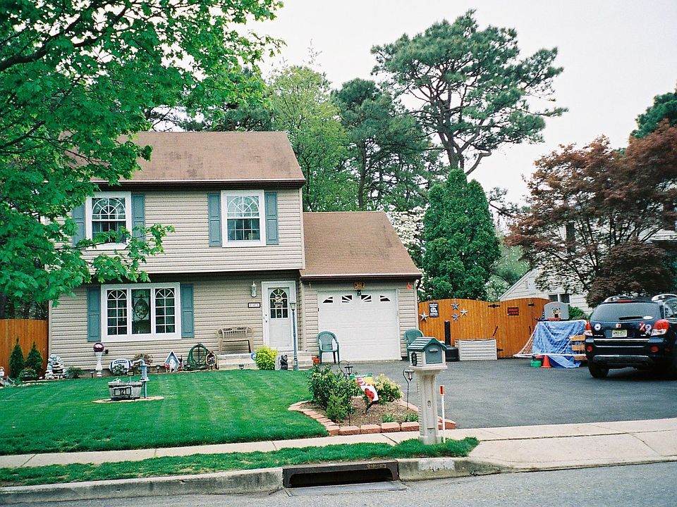2nd image of 121 Westwood Dr