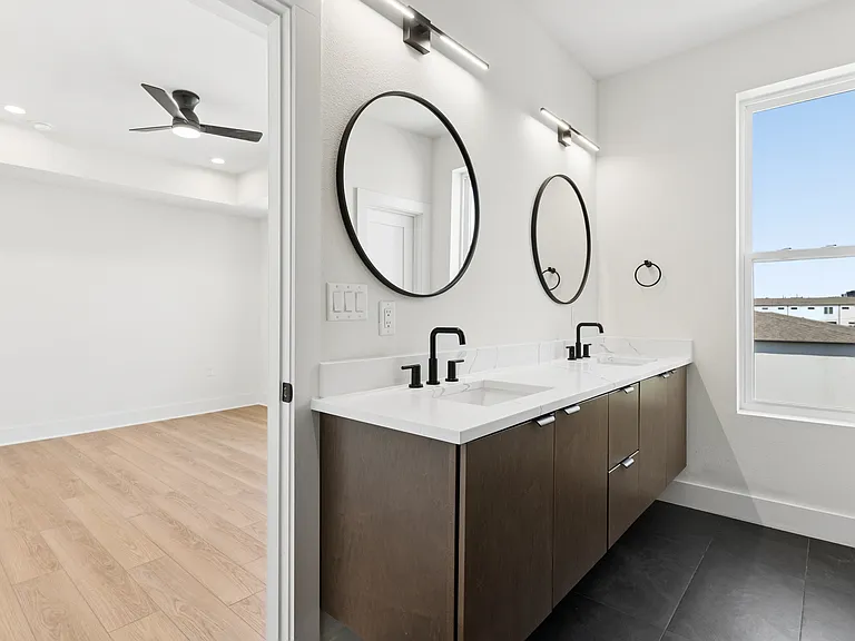 2202 N Carroll Ave #102 — Photo 10