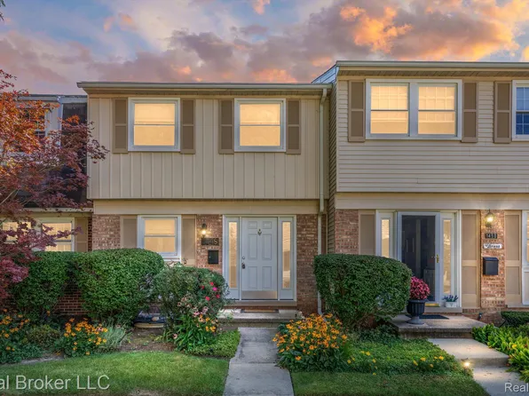 1448 Brentwood Dr, Troy, MI 48098