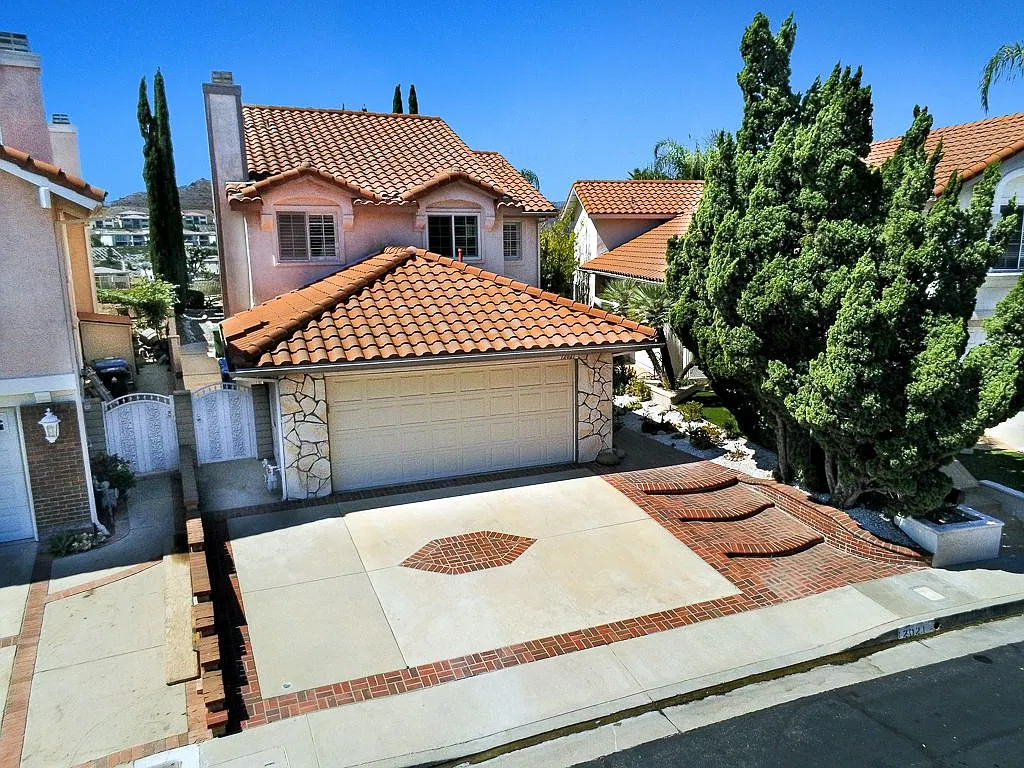 12021 Falcon Crest Way - . — Photo 2