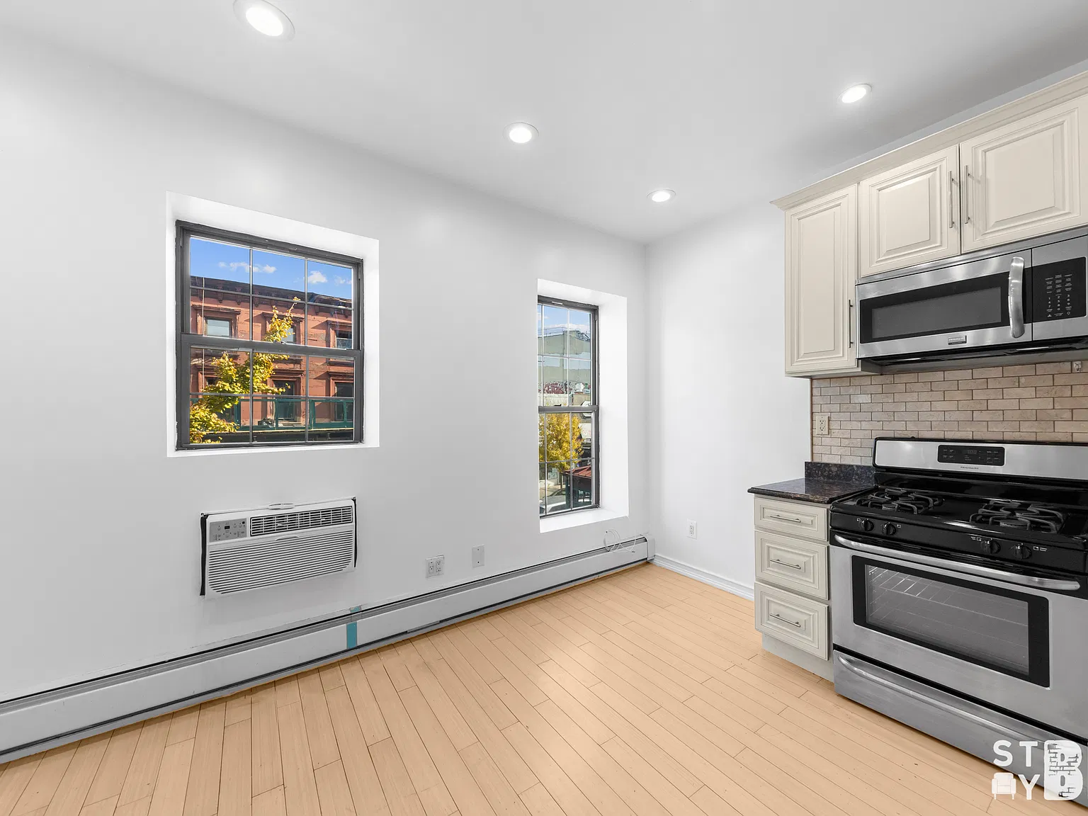 504 Franklin Avenue — Photo 2