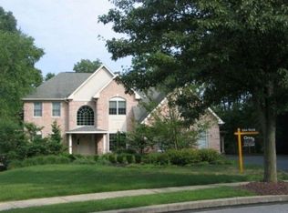 5 Randee Ln, Shillington, PA 19607