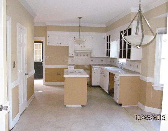 3rd image of 1005 Leighton Dr