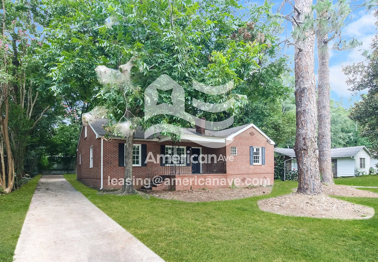 3 bed, 1.0 bath, 1393 sqft, $1,072 — Photo 1