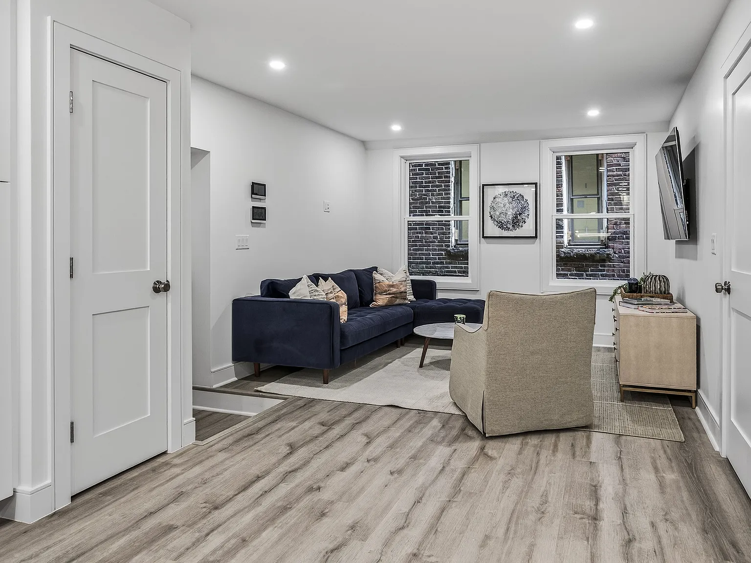 2 bed, 775 sqft, $5,500 — Photo 3